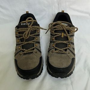 Hi-Tec hiking shoes. Waterproof mens size 8.5.
